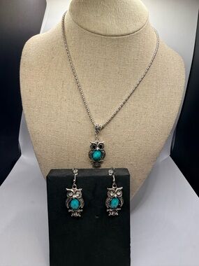Silver-Tone Owl Necklace and Earring Set with Turquoise Accents